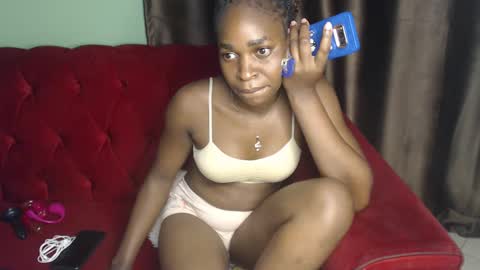 Snapshot of brownebony4 chatting on February 2025 03:24:01 AM Brownie online show from February 2025 03:24:01 AM