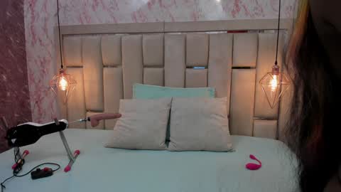 Sara  online show from December 2024 10:32:01 PM