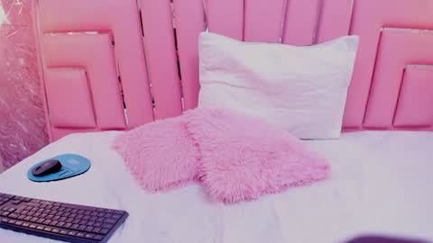 Sara  online show from January 2025 09:00:01 PM