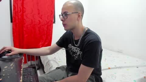 Snapshot of bruce_kane69 chatting on February 2025 08:53:02 PM Bruce Kane online show from February 2025 08:53:02 PM