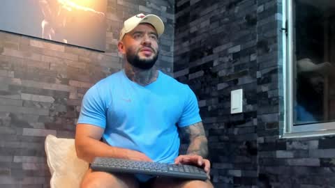 brucedallas online show from April 2026 03:18:01 AM