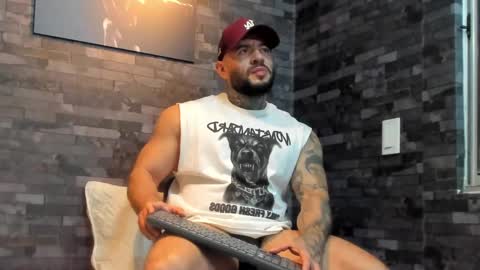 brucedallas online show from May 2026 11:56:01 PM