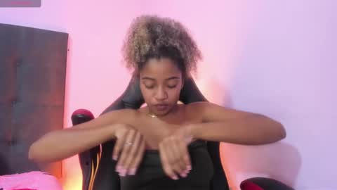Lady  online show from January 2025 05:33:01 PM