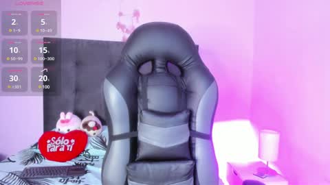 Lady  online show from January 2025 03:43:01 PM
