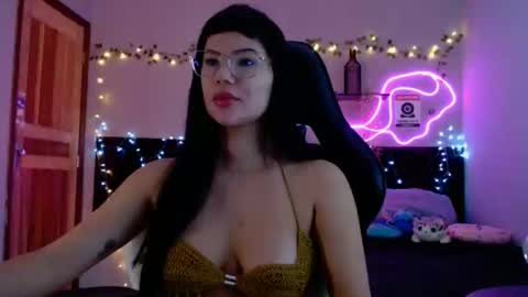 Snapshot of brunettebr00 chatting on April 2026 09:09:01 AM Brunutte online show from April 2026 09:09:01 AM