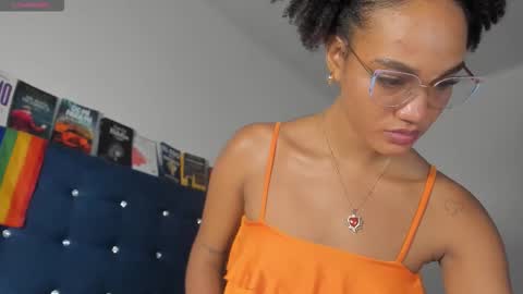 Snapshot of brunettjhelen chatting on October 2025 05:28:01 AM brunettjhelen online show from October 2025 05:28:01 AM