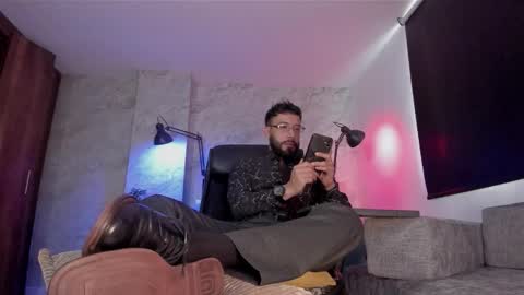 Andres Suarez online show from November 2025 01:22:01 PM