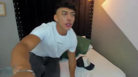 Snapshot of bryan_robayo5 chatting on November 2025 12:09:02 PM Bryan online show from November 2025 12:09:02 PM