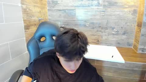 Snapshot of bryce_evans chatting on February 2025 03:29:01 PM B R Y C E  online show from February 2025 03:29:01 PM