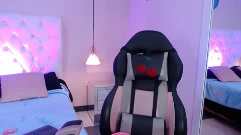 Cherry Lady online show from October 2025 08:20:01 PM