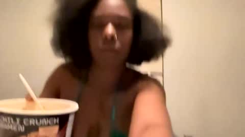 Bubblez the Doll online show from March 2026 03:41:02 AM