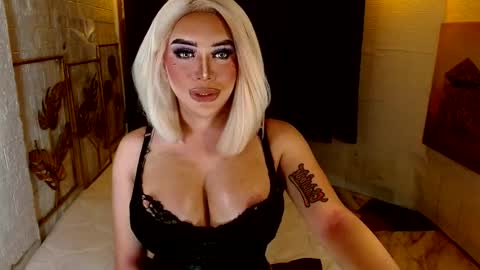 Snapshot of buena_fortuna chatting on September 2025 10:25:01 PM Lucienne online show from September 2025 10:25:01 PM