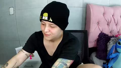 Snapshot of bug2025 chatting on November 2025 01:38:01 AM bug2025 online show from November 2025 01:38:01 AM