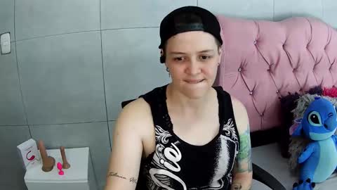 Snapshot of bug2025 chatting on November 2025 02:02:01 AM bug2025 online show from November 2025 02:02:01 AM