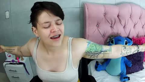 Snapshot of bug2025 chatting on December 2025 03:30:02 PM bug2025 online show from December 2025 03:30:02 PM