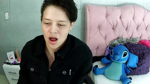 Snapshot of bug2025 chatting on December 2025 01:15:01 PM bug2025 online show from December 2025 01:15:01 PM