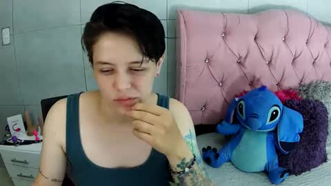 Snapshot of bug2025 chatting on December 2025 01:44:01 AM bug2025 online show from December 2025 01:44:01 AM