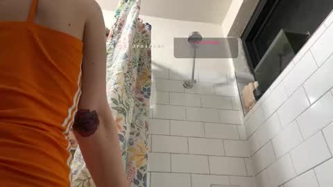 Snapshot of bukkakebae chatting on February 2025 12:14:02 PM bukkakebae online show from February 2025 12:14:02 PM