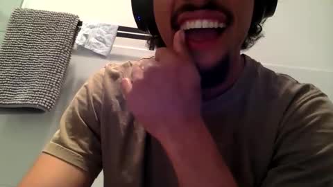 Snapshot of bulaboy27 chatting on November 2025 09:26:02 AM meaty man online show from November 2025 09:26:02 AM