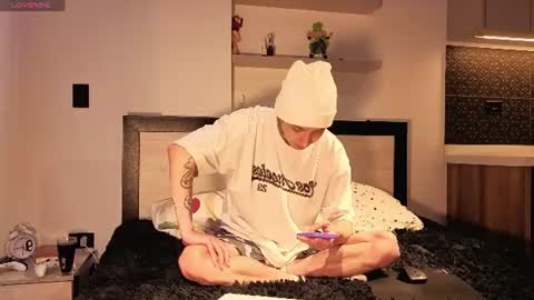 Tonny online show from June 2026 07:49:02 PM