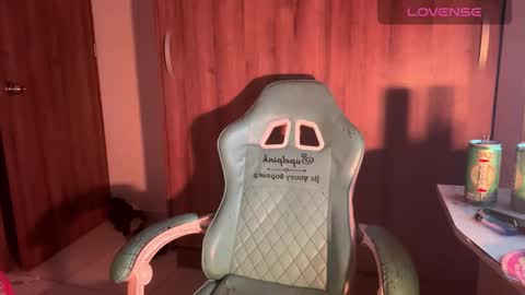 Isa online show from September 2025 12:05:01 AM