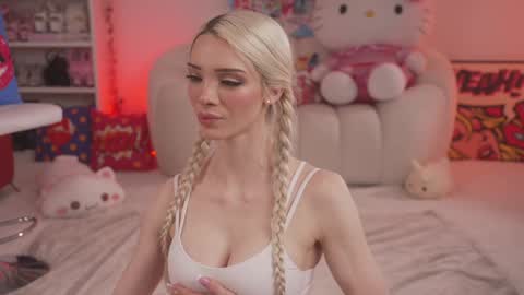 Stella online show from March 2025 10:39:02 PM