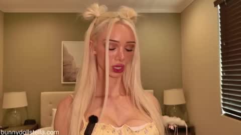 Stella online show from April 2026 06:16:02 PM