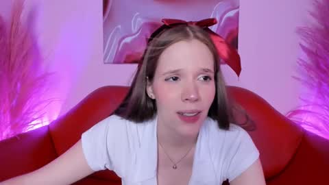Snapshot of bunnyleahxxx chatting on January 2025 08:00:01 PM ANASTASIA online show from January 2025 08:00:01 PM
