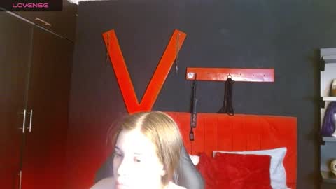 Snapshot of bunnyleahxxx chatting on February 2025 12:22:02 PM ANASTASIA online show from February 2025 12:22:02 PM