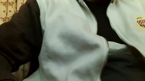 Snapshot of burlymonster chatting on February 2026 05:01:01 AM Hairy Arabian online show from February 2026 05:01:01 AM