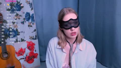 burning_g1rl online show from April 2026 05:35:02 PM