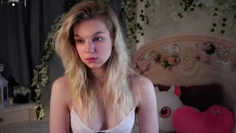 Jessica online show from November 2025 02:18:01 PM