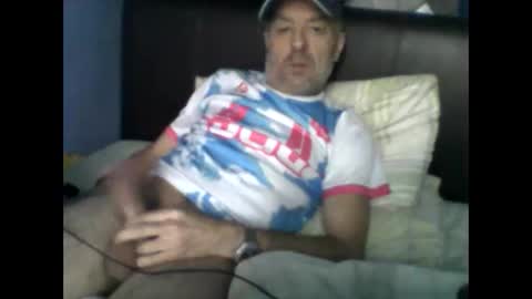 burnleyguy1977 online show from January 2026 12:18:01 PM