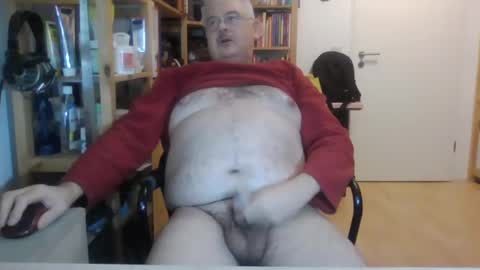 Snapshot of busibaer666 chatting on December 2024 04:09:01 PM busi online show from December 2024 04:09:01 PM