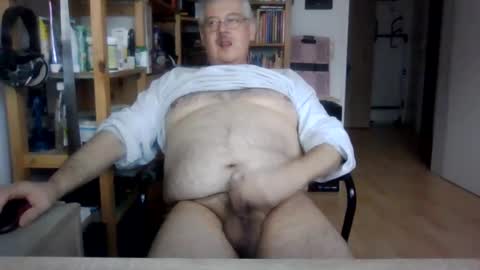 Snapshot of busibaer666 chatting on January 2025 08:42:01 AM busi online show from January 2025 08:42:01 AM
