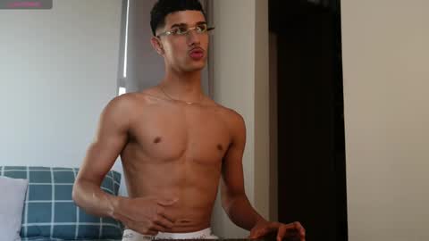 Buster independent model online show from November 2025 09:17:02 PM