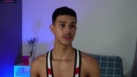 Buster independent model online show from November 2025 05:59:01 PM