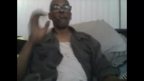 Snapshot of busturgutzgd11 chatting on December 2024 05:49:02 AM Busturgutzgd1 online show from December 2024 05:49:02 AM