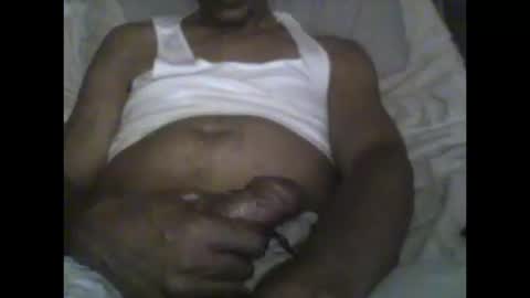 Snapshot of busturgutzgd11 chatting on October 2025 05:06:01 AM Busturgutzgd1 online show from October 2025 05:06:01 AM