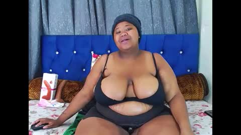 Snapshot of bustybmwx chatting on October 2025 11:36:01 AM bustybmwx online show from October 2025 11:36:01 AM