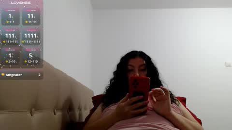 Snapshot of bustyemma chatting on September 2025 05:38:02 PM Emma online show from September 2025 05:38:02 PM