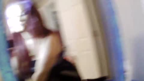 busybee83 online show from November 2025 12:31:01 AM