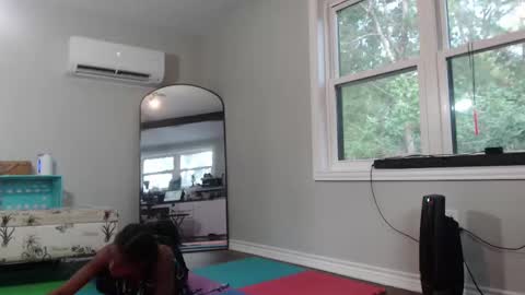 Snapshot of butt3rcup chatting on September 2025 10:58:02 PM Goddess online show from September 2025 10:58:02 PM