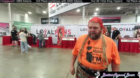 Snapshot of butterflyandbear chatting on December 2024 10:30:02 PM Butterfly and Bear online show from December 2024 10:30:02 PM