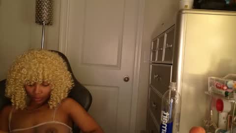 butterfly booty online show from December 2025 01:02:02 AM