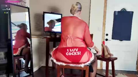 Bee and John online show from December 2025 01:55:02 AM