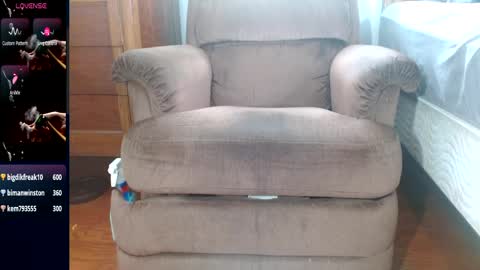 biggdw79 online show from April 2026 08:32:02 PM