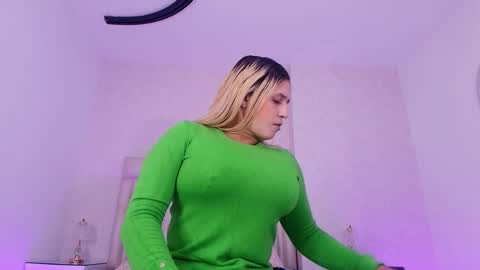 Snapshot of c_fox_ chatting on June 2026 03:13:02 AM Carolina online show from June 2026 03:13:02 AM