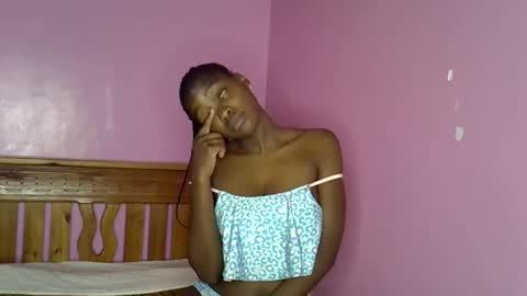 Snapshot of c_trish chatting on October 2025 10:22:02 PM C--trish online show from October 2025 10:22:02 PM