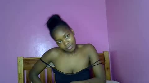 Snapshot of c_trish chatting on November 2025 01:24:03 PM C--trish online show from November 2025 01:24:03 PM